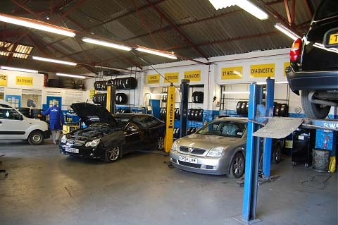Our Glasgow Saab diagnositc and service centre. Maintenance and safety checks are provided with each diagnostic test.